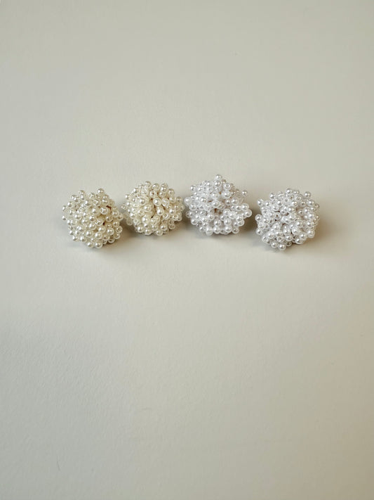 【P025】pearl bouquet pierced