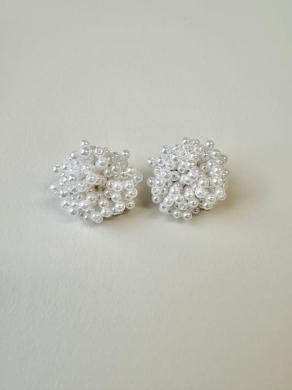 【P017】pearl bouquet pierce