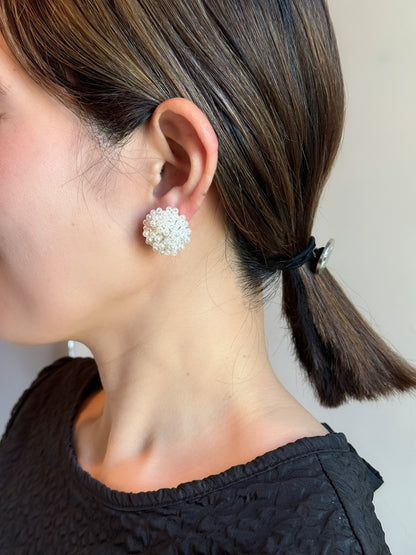 【P017】pearl bouquet pierce